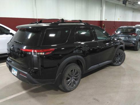 Used 2023 Nissan Pathfinder SV w/ Black Appearance Package AWD/4WD image 3