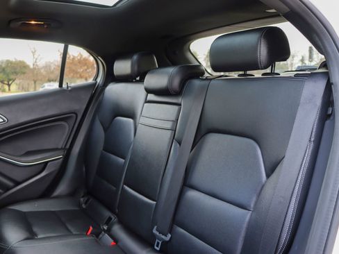 Used 2017 Mercedes-Benz GLA 250 image 17