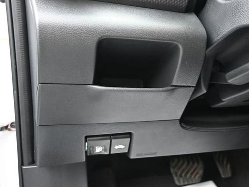 Used 2020 Nissan Kicks SV w/ Exterior Package image 39