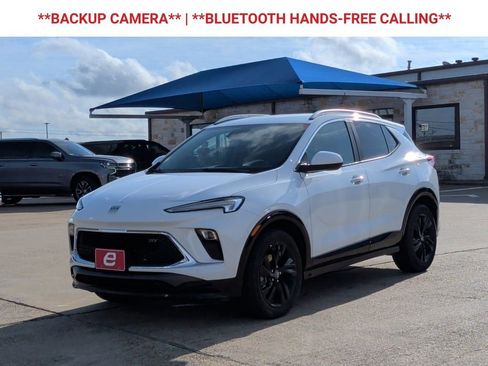 Used 2024 Buick Encore GX Sport Touring image 3