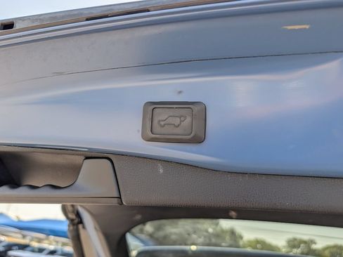 Used 2022 Toyota RAV4 SE w/ Convenience Package AWD/4WD image 32