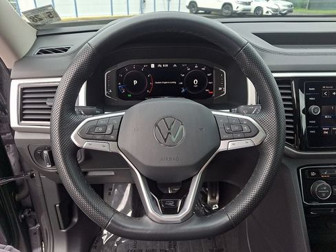 Certified 2023 Volkswagen Atlas SEL R-Line AWD/4WD image 19