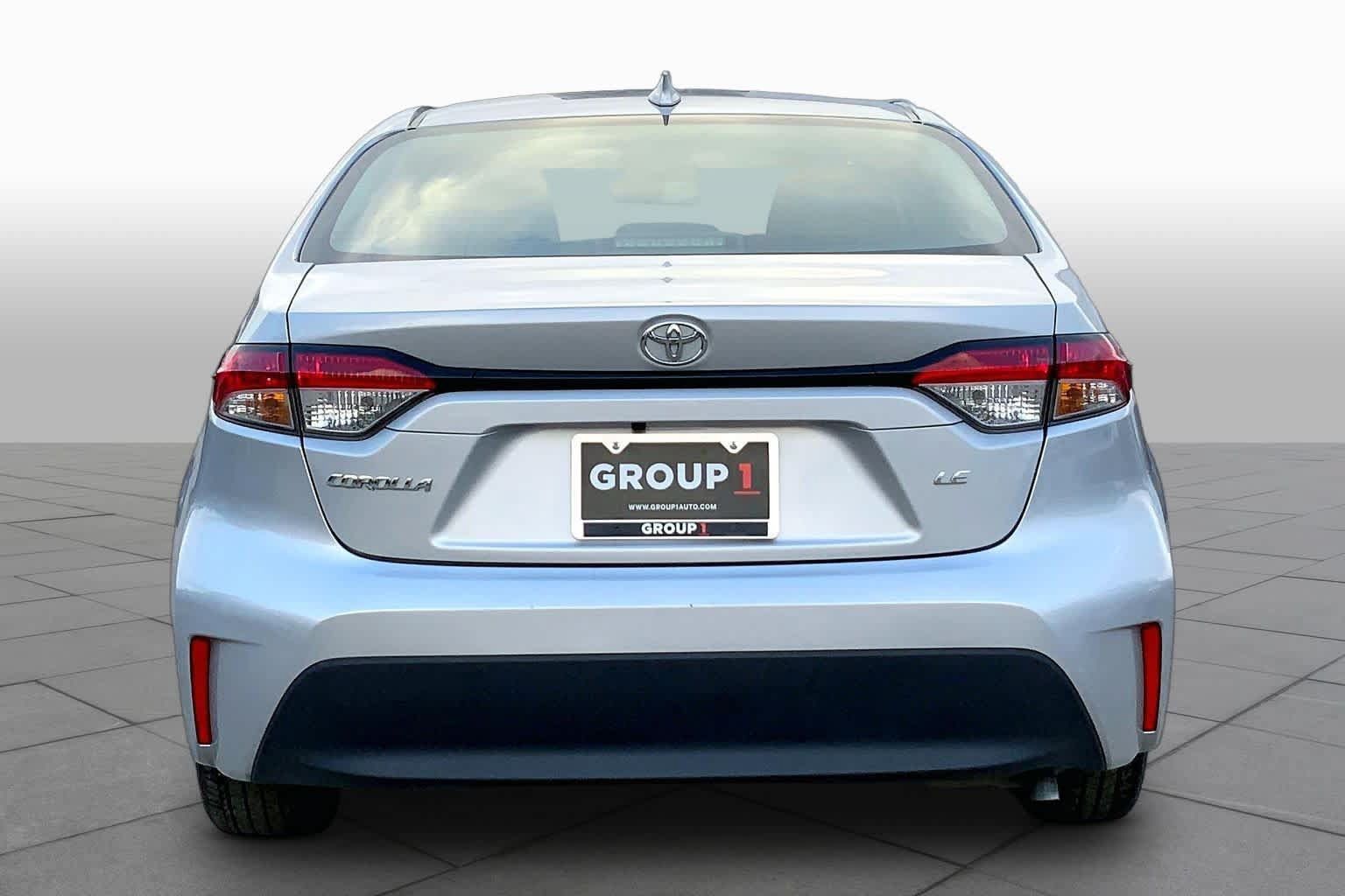 Used 2025 Toyota Corolla LE FWD image 5