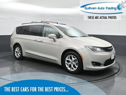 Used 2017 Chrysler Pacifica Touring-L w/ Tire & Wheel Group