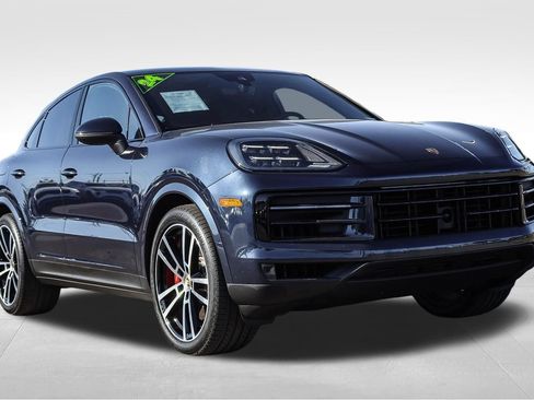 Used 2024 Porsche Cayenne S AWD/4WD image 3
