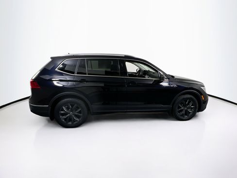 Used 2023 Volkswagen Tiguan SE AWD/4WD image 4