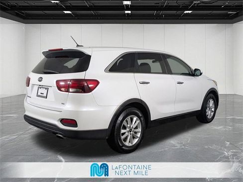 Used 2020 Kia Sorento LX image 5