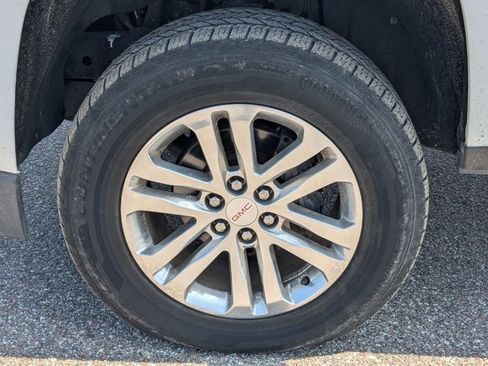 Used 2017 GMC Canyon SLT w/ Driver Alert Package image 10