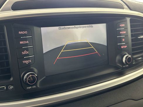 Used 2020 Kia Sorento S image 21