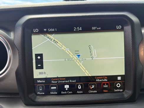 Used 2018 Jeep Wrangler Unlimited Sahara AWD/4WD image 31
