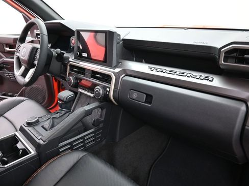 Used 2024 Toyota Tacoma TRD Sport image 26