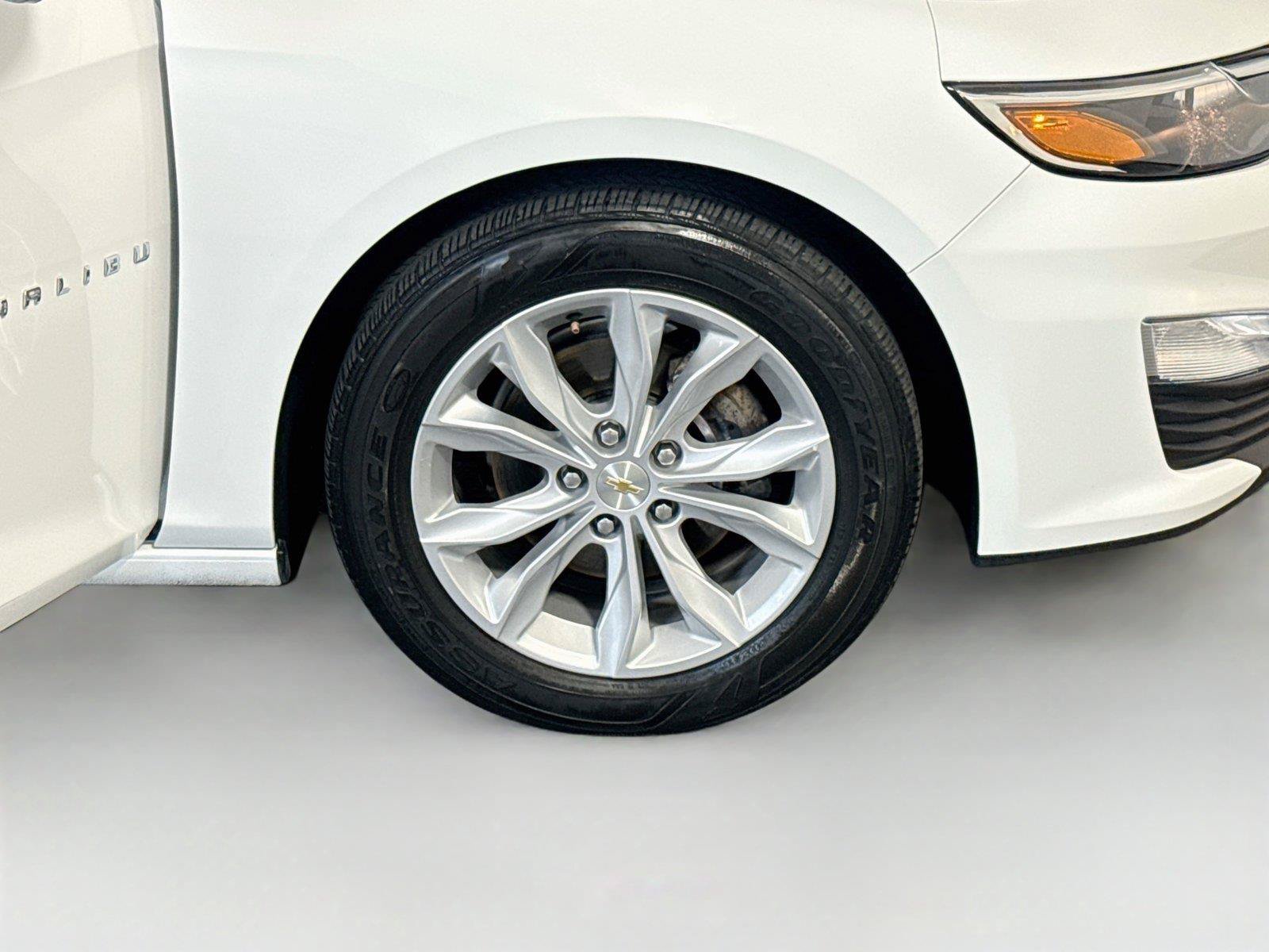 Used 2025 Chevrolet Malibu LT FWD image 34
