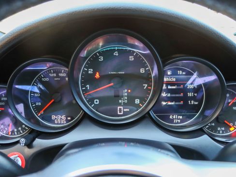 Used 2016 Porsche Cayenne AWD/4WD image 32