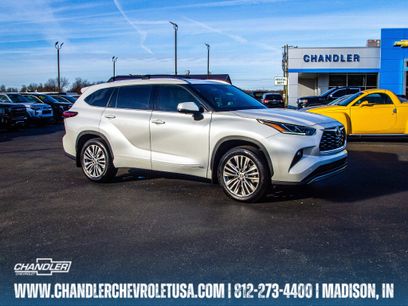 Used 2025 Toyota Highlander Platinum