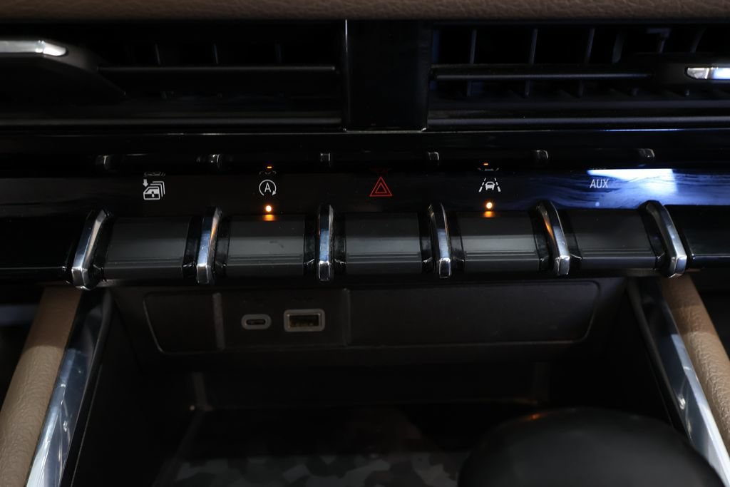 Used 2023 GMC Canyon Denali AWD/4WD image 39