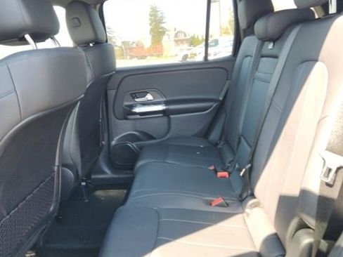 Used 2025 Mercedes-Benz GLB 250 image 10