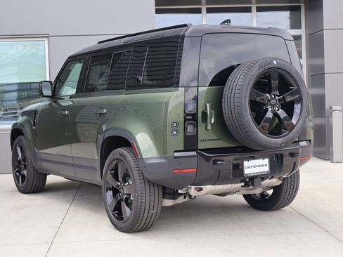 New 2026 Land Rover Defender 110 S image 8