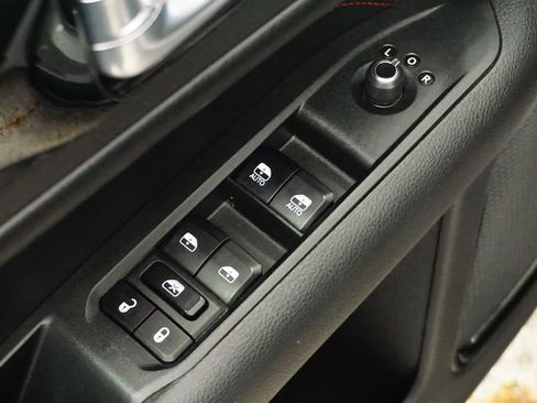 Used 2023 Jeep Compass Trailhawk image 28