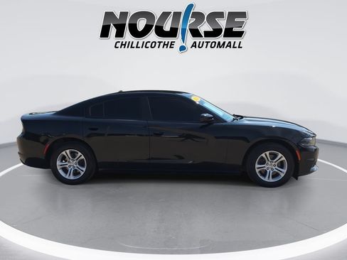 Used 2020 Dodge Charger SXT RWD image 9
