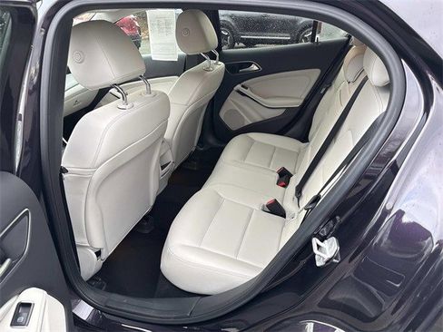 Used 2015 Mercedes-Benz GLA 250 4MATIC image 16