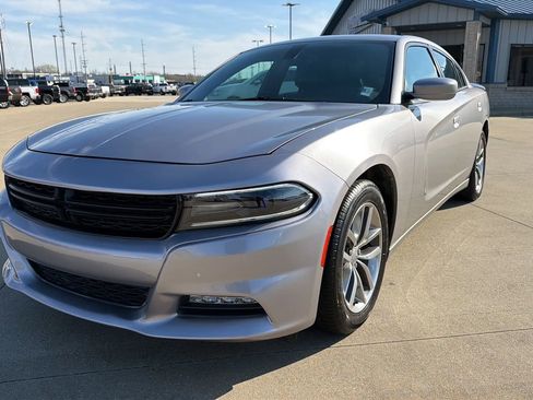 Used 2015 Dodge Charger SXT w/ Plus Group image 2