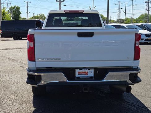 Used 2021 Chevrolet Silverado 2500 LT AWD/4WD image 16
