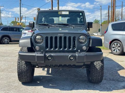 Used 2018 Jeep Wrangler Unlimited Sport w/ Connectivity Group AWD/4WD image 8