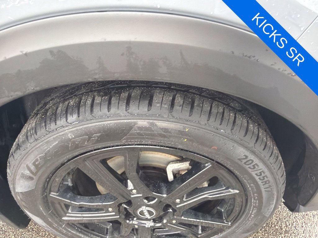 Used 2023 Nissan Kicks SR w/ SR Premium Package FWD image 31