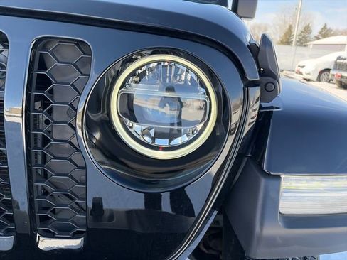 Used 2022 Jeep Gladiator Sport AWD/4WD image 18