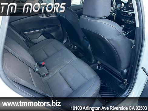 Used 2020 Kia Forte LXS FWD image 9