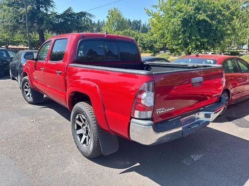 Used 2014 Toyota Tacoma PreRunner w/ SR5 Package RWD image 4