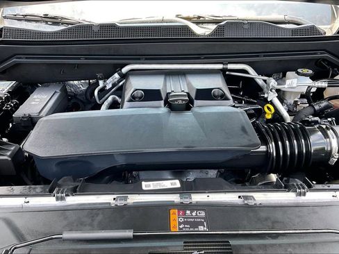 Used 2025 Chevrolet Colorado ZR2 w/ Midnight Edition AWD/4WD image 31