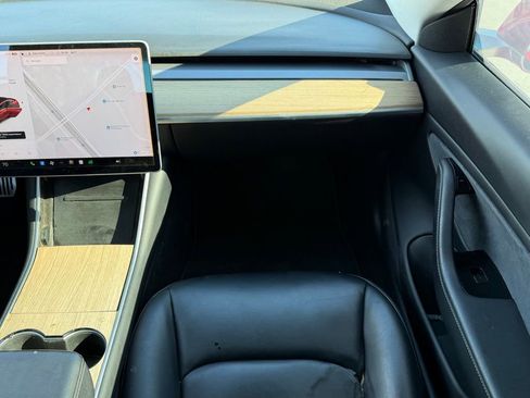 Used 2019 Tesla Model 3 Performance image 10