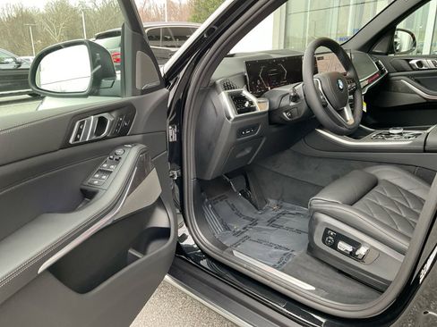 Certified 2025 BMW X5 xDrive40i w/ Executive Package image 31