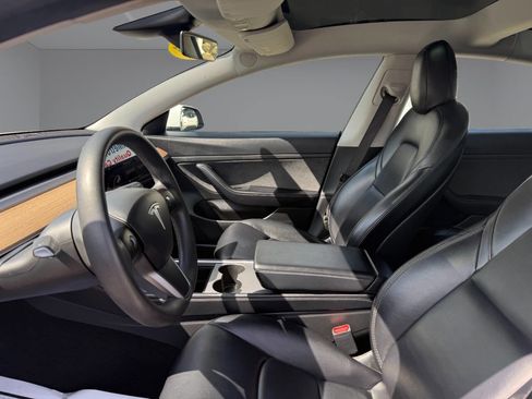 Used 2021 Tesla Model 3 Standard Range Plus image 13