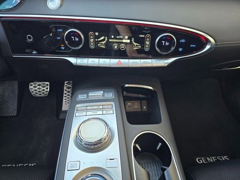 Used 2023 Genesis GV70 2.5T w/ Sport Prestige Package image 23