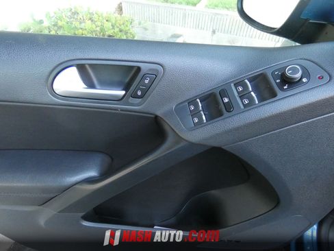 Used 2017 Volkswagen Tiguan SEL FWD image 51