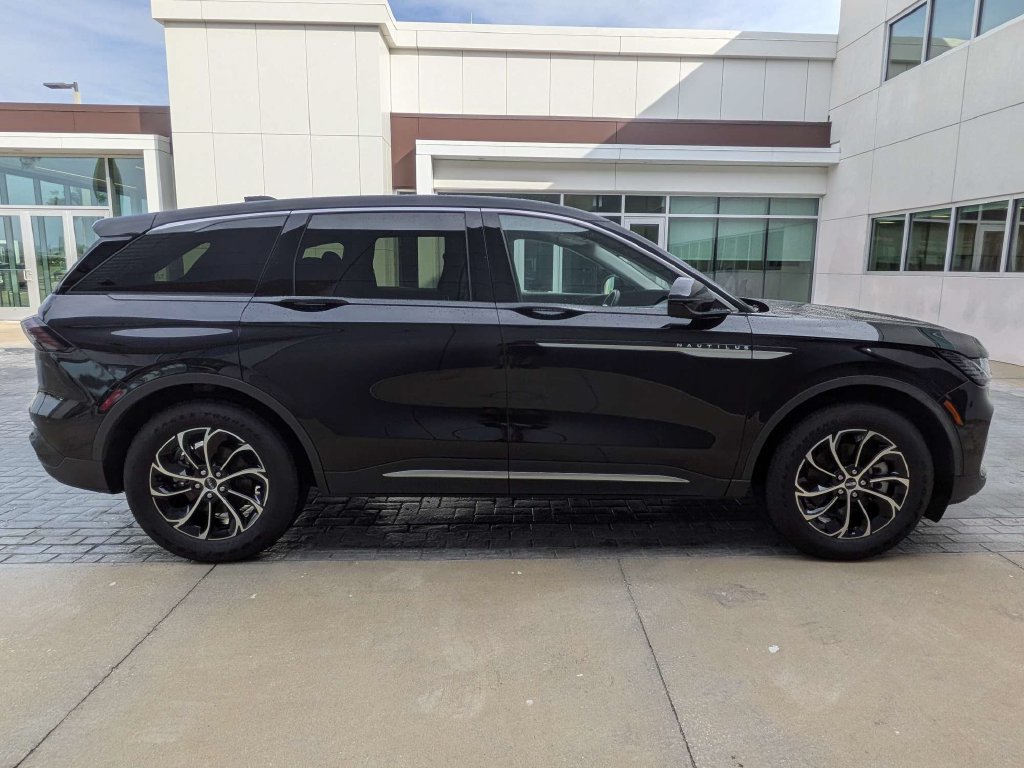 Certified 2026 Lincoln Nautilus Premier w/ Equipment Group 102A AWD/4WD image 6