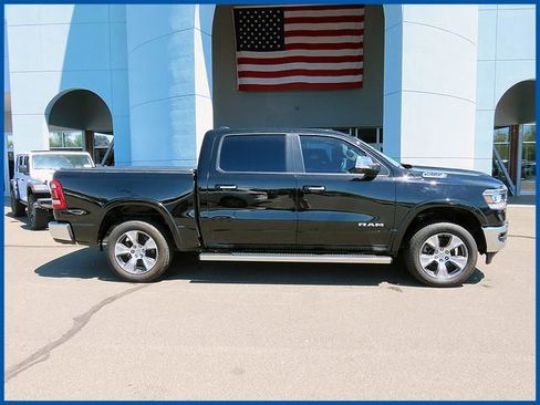 Used 2022 RAM 1500 Laramie AWD/4WD image 1
