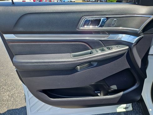 Used 2019 Ford Explorer Sport w/ Ford Safe & Smart Package AWD/4WD image 14