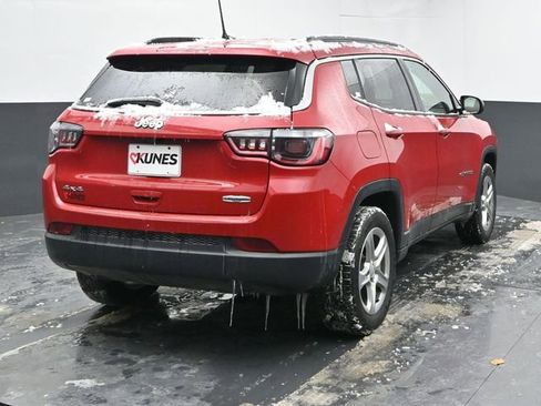 Used 2024 Jeep Compass Latitude image 9