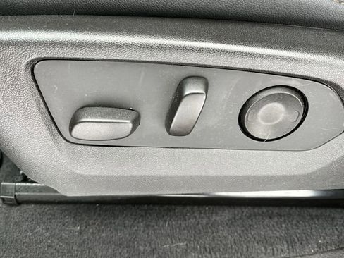 Used 2024 GMC Canyon AT4 image 16