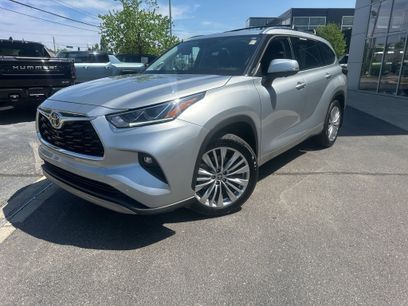 Used 2025 Toyota Highlander Platinum