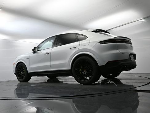Certified 2025 Porsche Cayenne E-Hybrid Coupe w/ Premium Package Plus image 48
