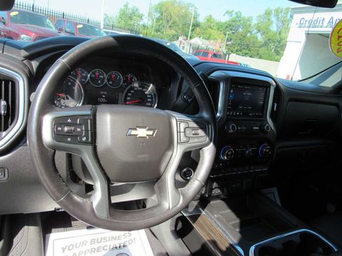 Used 2019 Chevrolet Silverado 1500 LT Trail Boss image 16