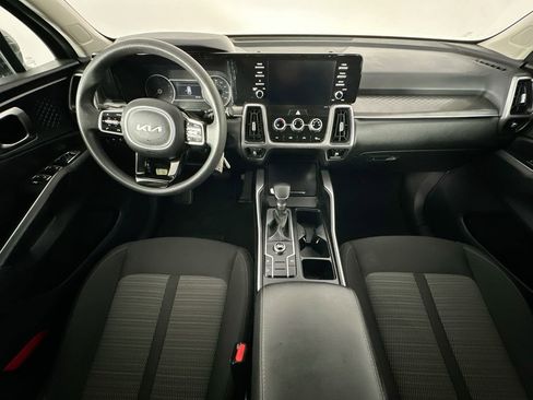 Used 2023 Kia Sorento LX FWD image 10