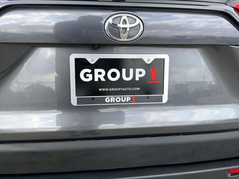 Used 2021 Toyota RAV4 XLE image 10