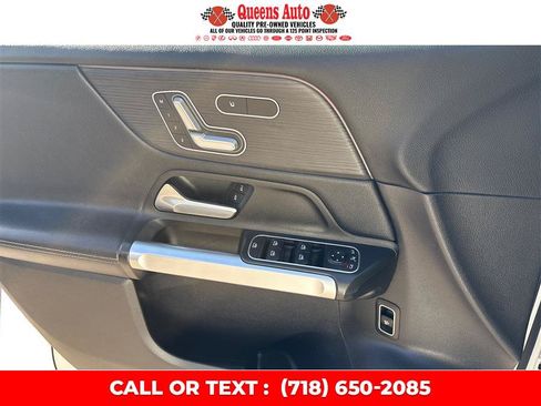 Used 2021 Mercedes-Benz GLB 250 4MATIC w/ Premium Package image 22
