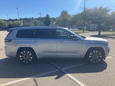 Used 2023 Jeep Grand Cherokee L Overland image 4