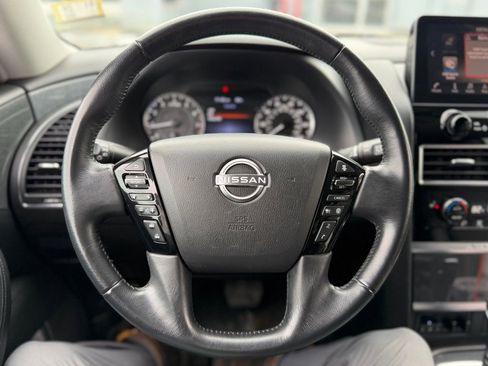 Used 2022 Nissan Armada SV image 11